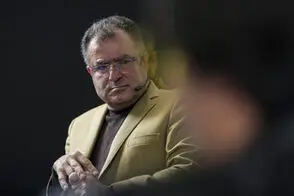 مجری اسبق برنامه هفت: مسئولان سینما جرات ندارند