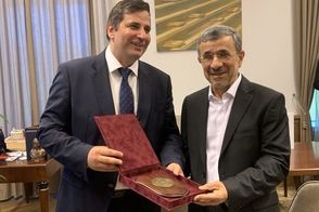 احمدی‌نژاد و نتانیاهو از یک دانشگاه دکترا گرفتند!