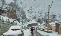 دفن شدن خودروها زیر برف در درکه تهران