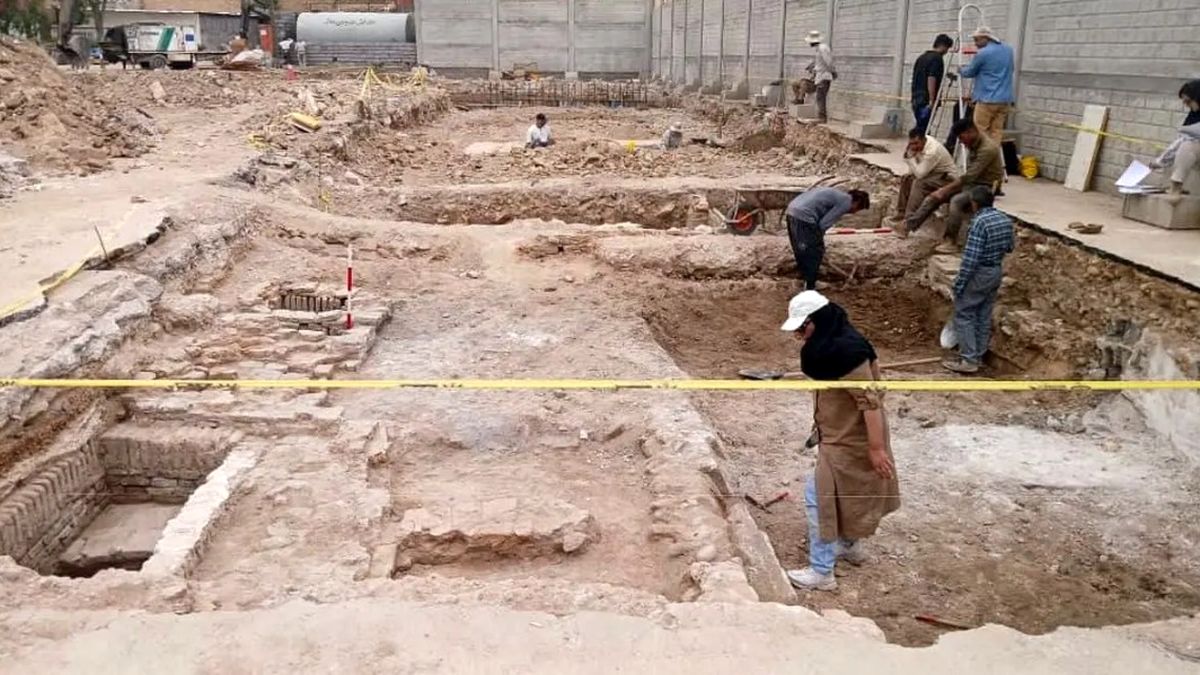 ماجرای کشفِ سکههای تاریخی در حفاریهای شیراز