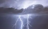 صاعقه‌زدگی جوان ۲۰ ساله را راهی بیمارستان کرد