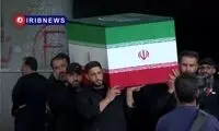 گریه فرزندان رهبر شهید با دیدن پیکر پدرشان