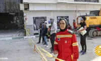 شهربانو منصوریان با لباس آتش‌نشانی در متروپل 