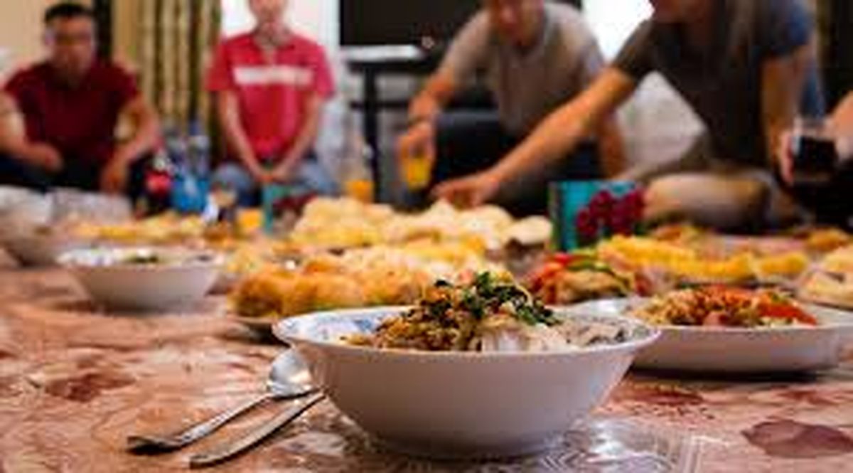 ابتکار یک هموطن برای برگزاری مهمانی در هنگام قطعی برق