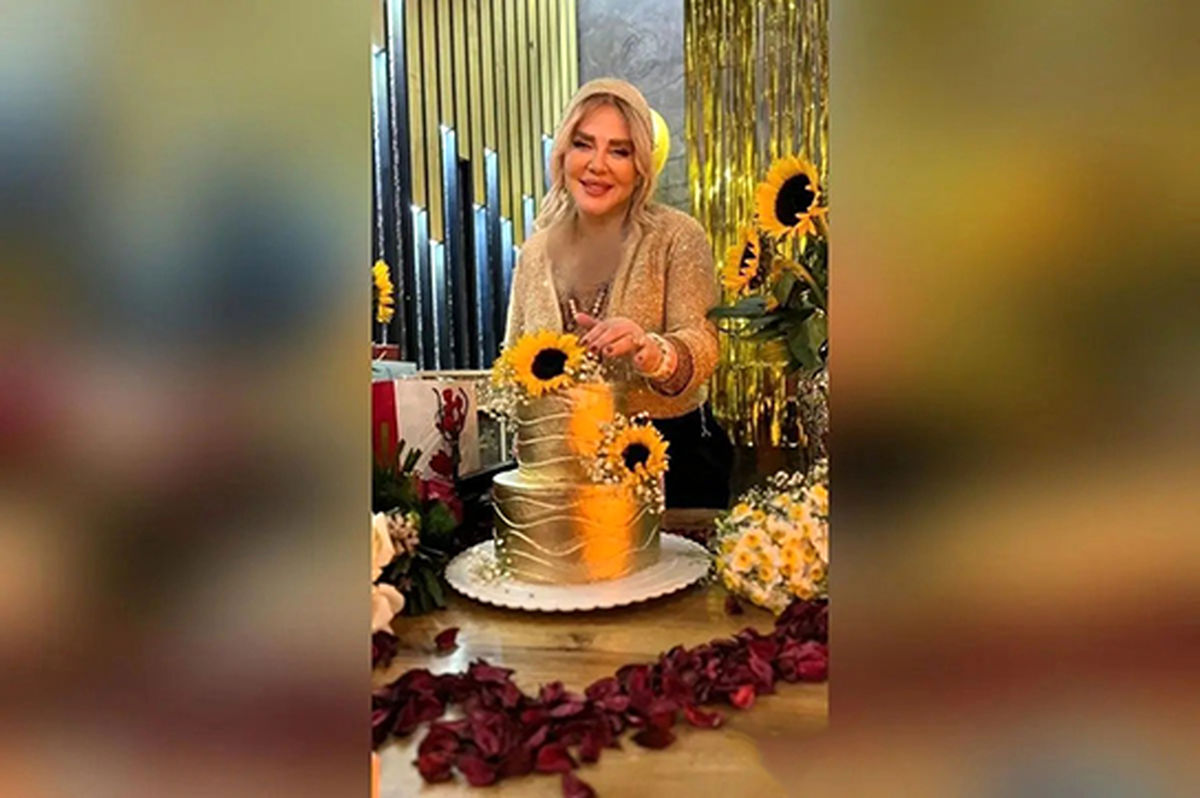 تولد بهاره رهنما با تم پاییزی در یک کافه شیک