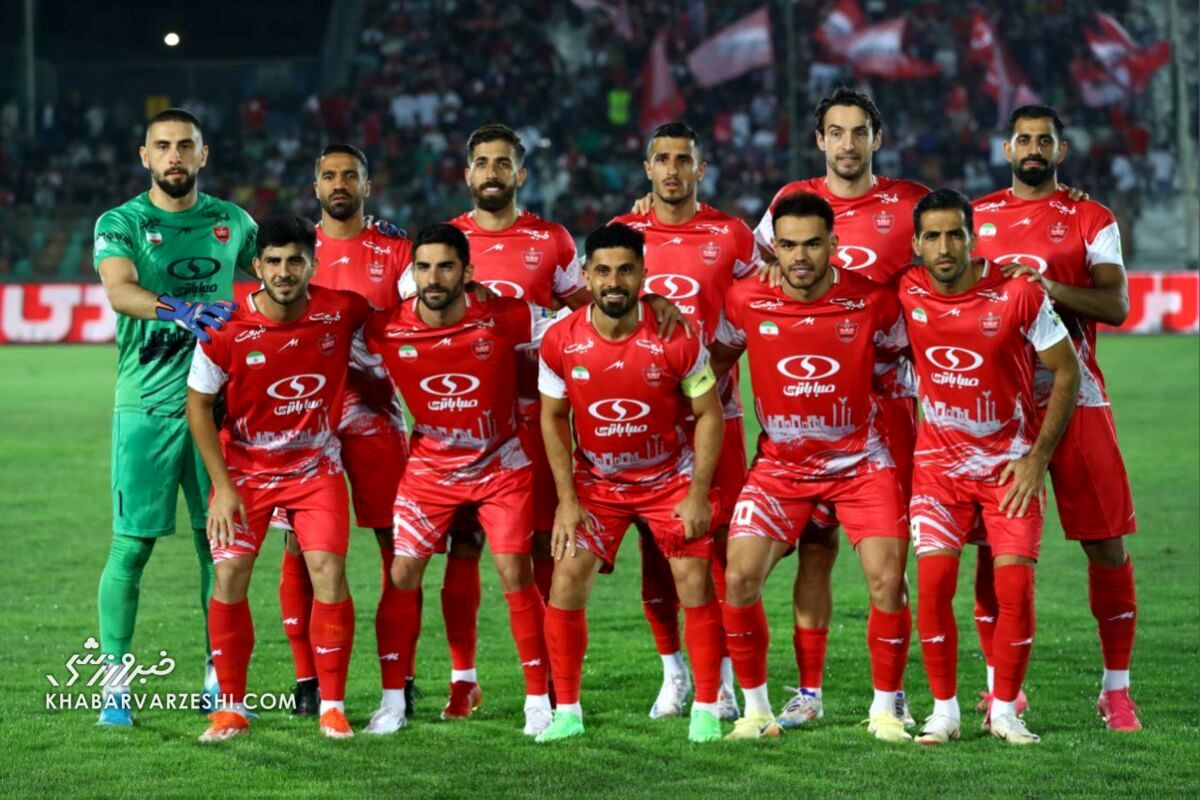 عکس متفاوت از بانوان پرسپولیسی در ورزشگاه 