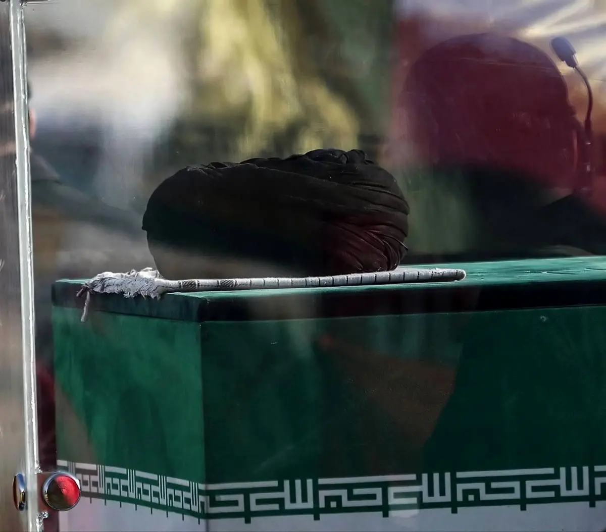 تصاویر جدید از پیکر رهبر شهید در حال انتقال به ایران