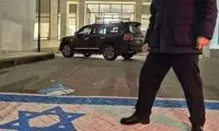 تصویر داغ امروز؛ پرچم اسرائیل زیرپایِ وکلای اردنی!