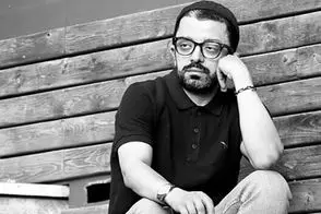 دل پُر بازیگرِ مارمولک برای زدن کودکان میناب