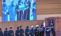 تیپ خبرساز شیخ معروف در لباس فارغ التحصیلی
