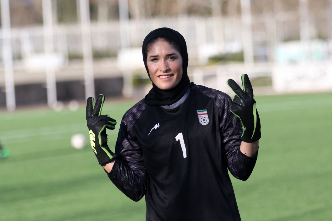 تصاویری جدید از دختر جذاب فوتبال ایران