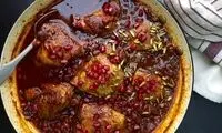 طرز تهیه مرغ با سس انار؛ مجلسی برای شب چله