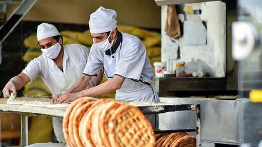 عکسی ناراحت‌کننده از صف طویل نان رایگان برای نیازمندان