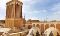 ورود یک توریست با خودرو به آثار باستانی یزد