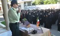 اجرای شاد و غافلگیرکننده پلیس در یک مدرسه دخترانه!