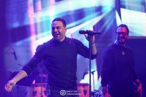 لحظه خواستگاری سیامک عباسی از یک دختر در کنسرت