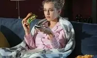 آیا غذا خوردن قبل از خواب ضرر دارد؟