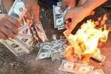 درس ترکیه برای آتش‌زنندگان دلار در ایران
