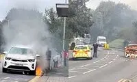 خودروی کیا در حال حرکت در جاده آتش گرفت!