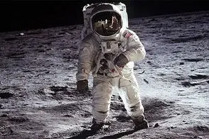 لحظه تاریخی اولین پروازِ آزادانه در فضا