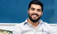 قاب خانوادگی سینا مهراد و پدر و مادرش جلب‌توجه کرد