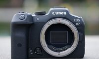 مقایسه دوربین سونی A7 III با کانن R7 و قیمت آن ها