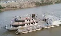 تصویری از یک «کشتی در رودخانه کارون» در دوران ناصرالدین شاه