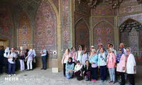 حضور گردشگران خارجی در مسجد نصیرالملک شیراز