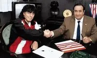 امضای قراداد با یک بازیکن در کلوپ شبانه!
