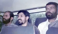 یک مداح در میان دو فرمانده