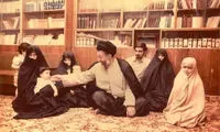عکس یادگاری شهید بهشتی در کنار خانواده