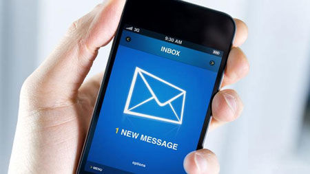 چه چیزی SMS را در سال ۲۰۱۵ زنده نگه‌داشته؟