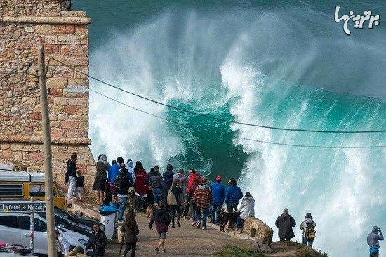 امواج سهمگین و خروشان ساحل پرتغال
