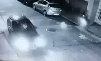 لحظه حمله زورگیر به یک زن و نتیجه‌ای دور از انتظار!