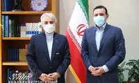 عزیزی خادم بازهم عکس یادگاری گرفت