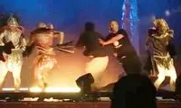 حمله با سلاح سرد به یک نمایش در عربستان