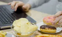 غذاهای خوشمزه باعث حواس پرتی می‌شوند