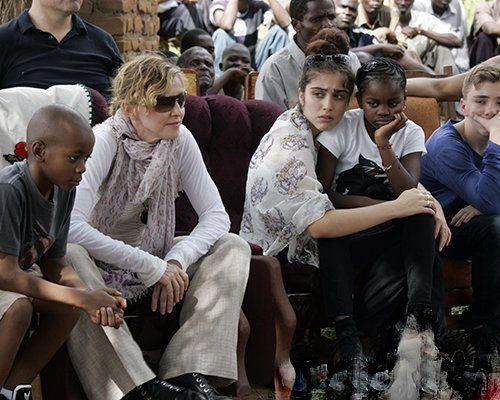 عکس های جدید مدونا و فرزندانش در مالاوی
