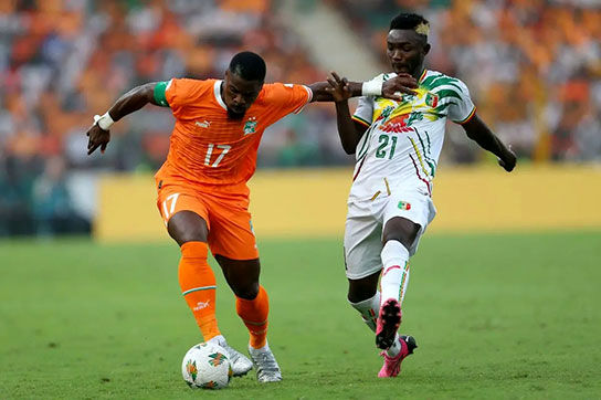 رقص هماهنگ و دیدنی بازیکنان ساحل عاج پس از صعود
