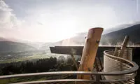 ترسناک‌ترین استخر معلق جهان