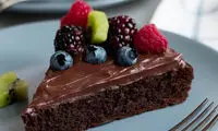 طرز تهیه کیک شکلاتی بدون آرد، مرحله‌به‌مرحله