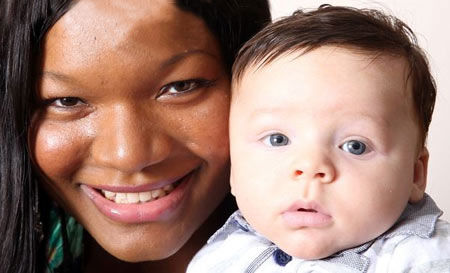 پسری سفید، زاده مادر سیاه +عکس