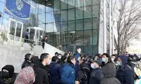 التهاب بورسی در حافظ، اعتراض در سعادت‌آباد