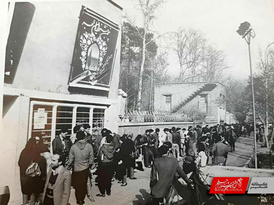 تصویری نوستالژیک از صف جشنواره فجر در سال ۶۵
