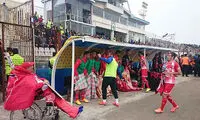 سلفی بازیکن ملوان با نیمکت پرسپولیس
