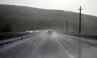 جاده‌های شمال بارانی است؛ کوهستان‌ها مه‌آلو