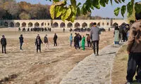 اصفهان، زاینده‌رود، کمی آتش و دود، کمی هم کبود