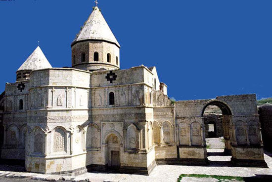 قره کلیسا؛ يكي از قدیمی‌ترین کلیسا‌های جهان