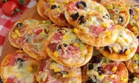 طرز تهیه مینی پیتزا؛ فینگر فود خانگی و مجلسی