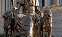 تصویری از مجسمه کوروش بزرگ در شهر دوشنبه